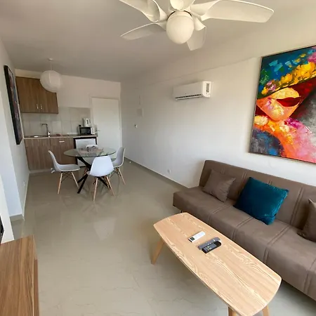 Bay * Ларнака