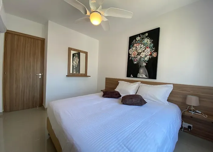 Bay Apartament Larnaca
