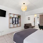 Bay Apartment
